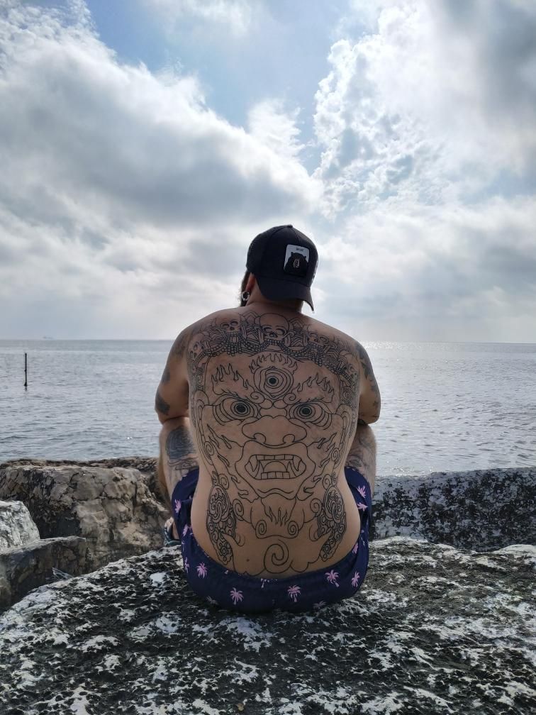 캐시미어 라운드넥 카디건 – 베이직 컬렉션