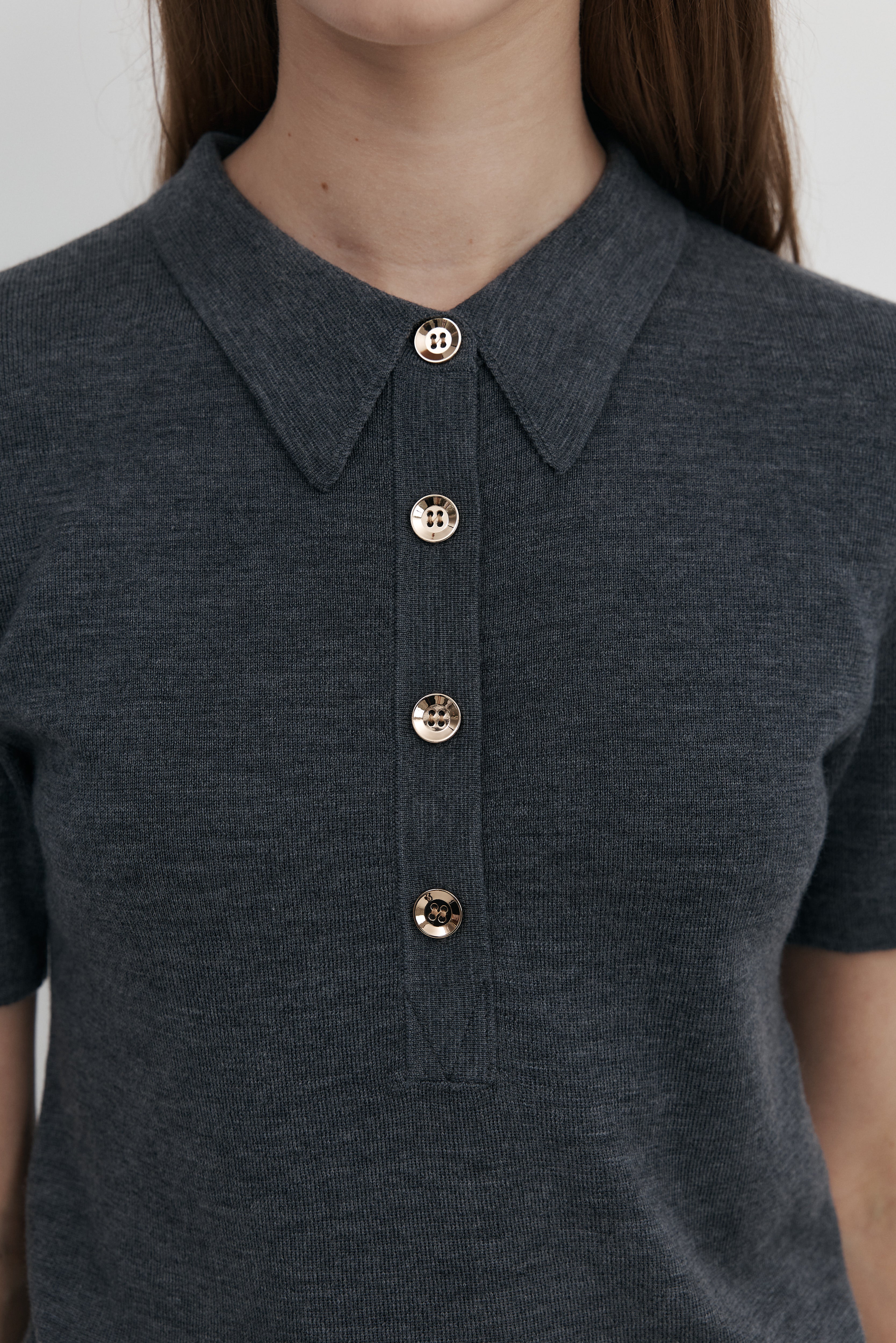 Biella Yarn 울 버튼 카라 니트