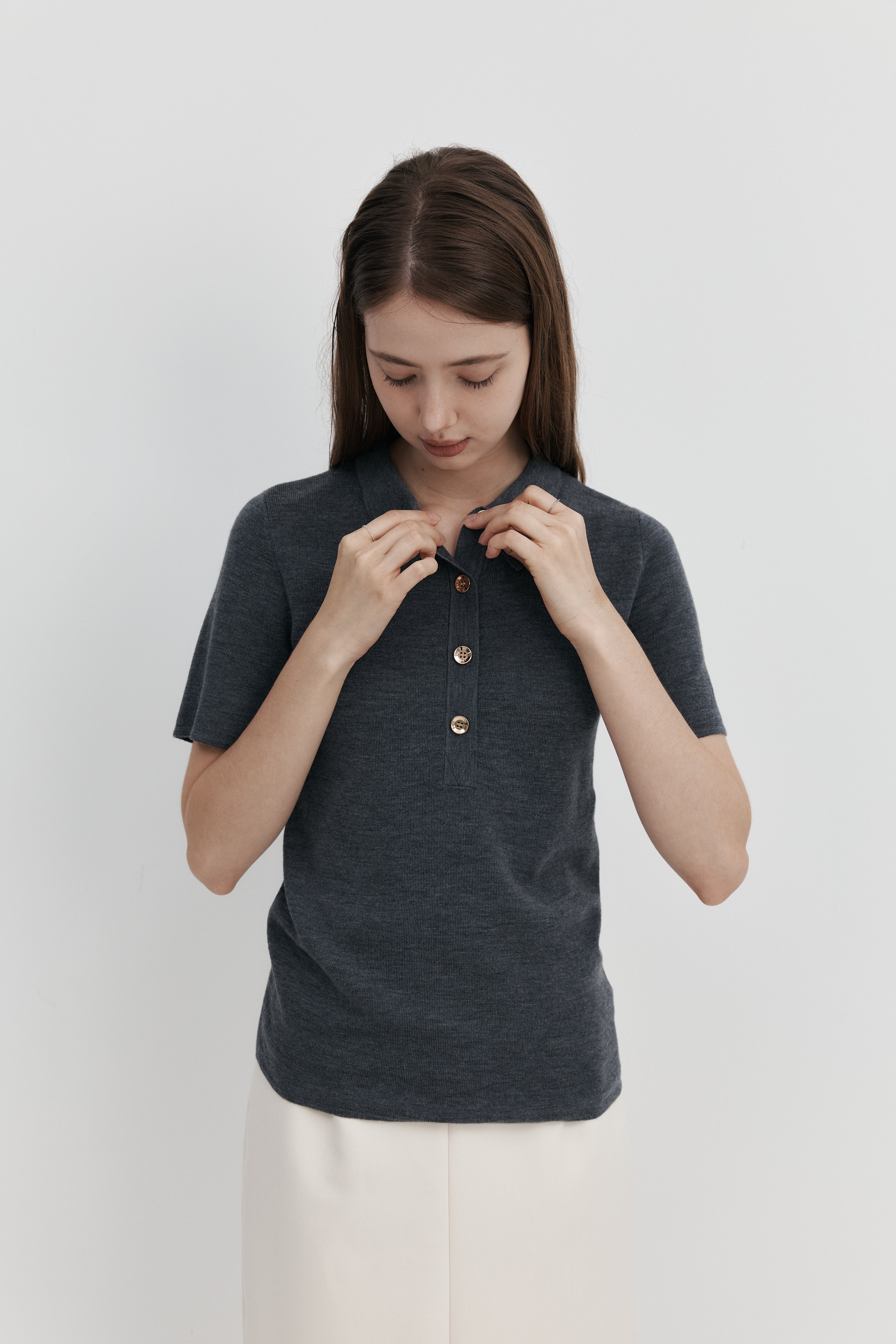 Biella Yarn 울 버튼 카라 니트