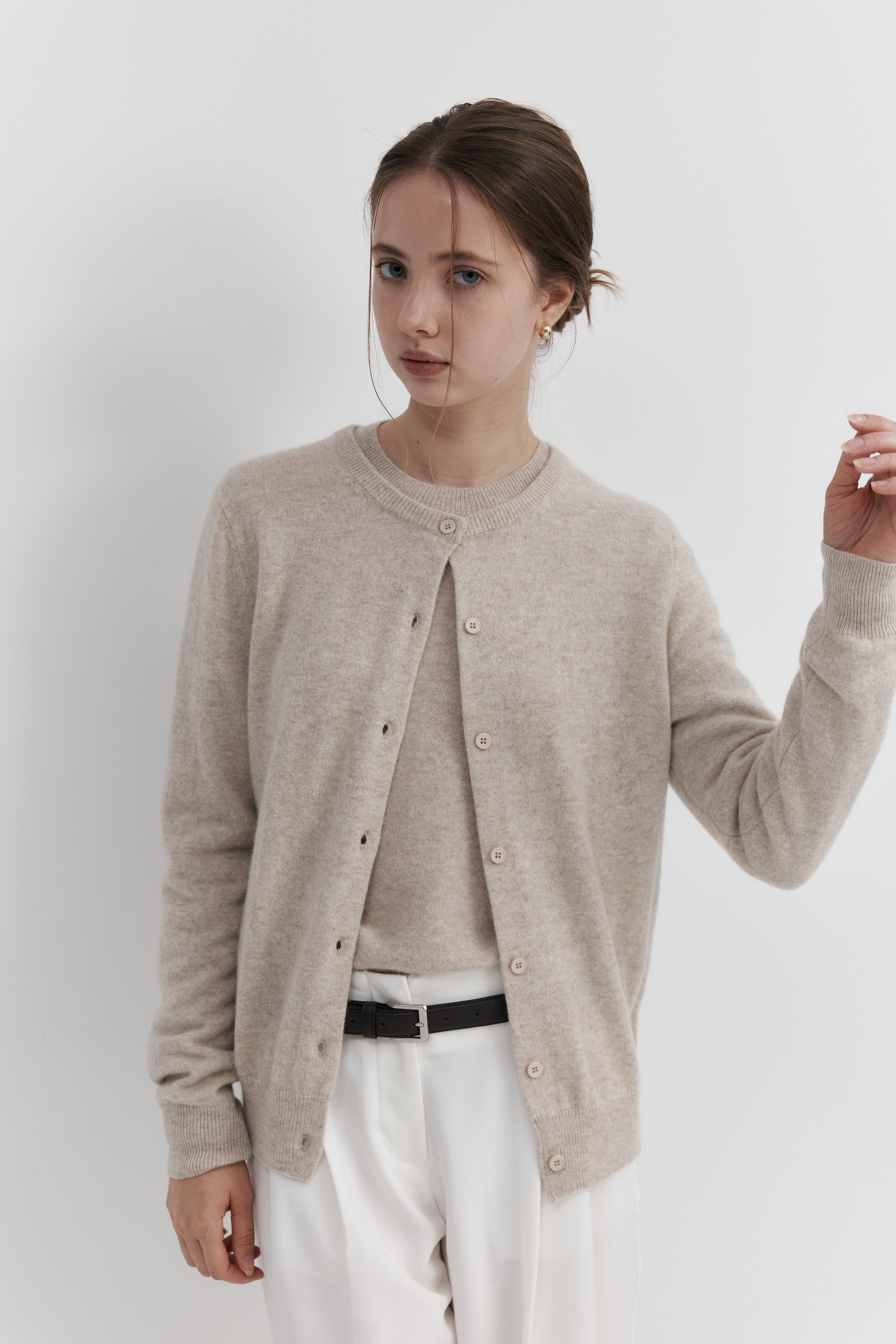 캐시미어 라운드넥 카디건 – 베이직 컬렉션