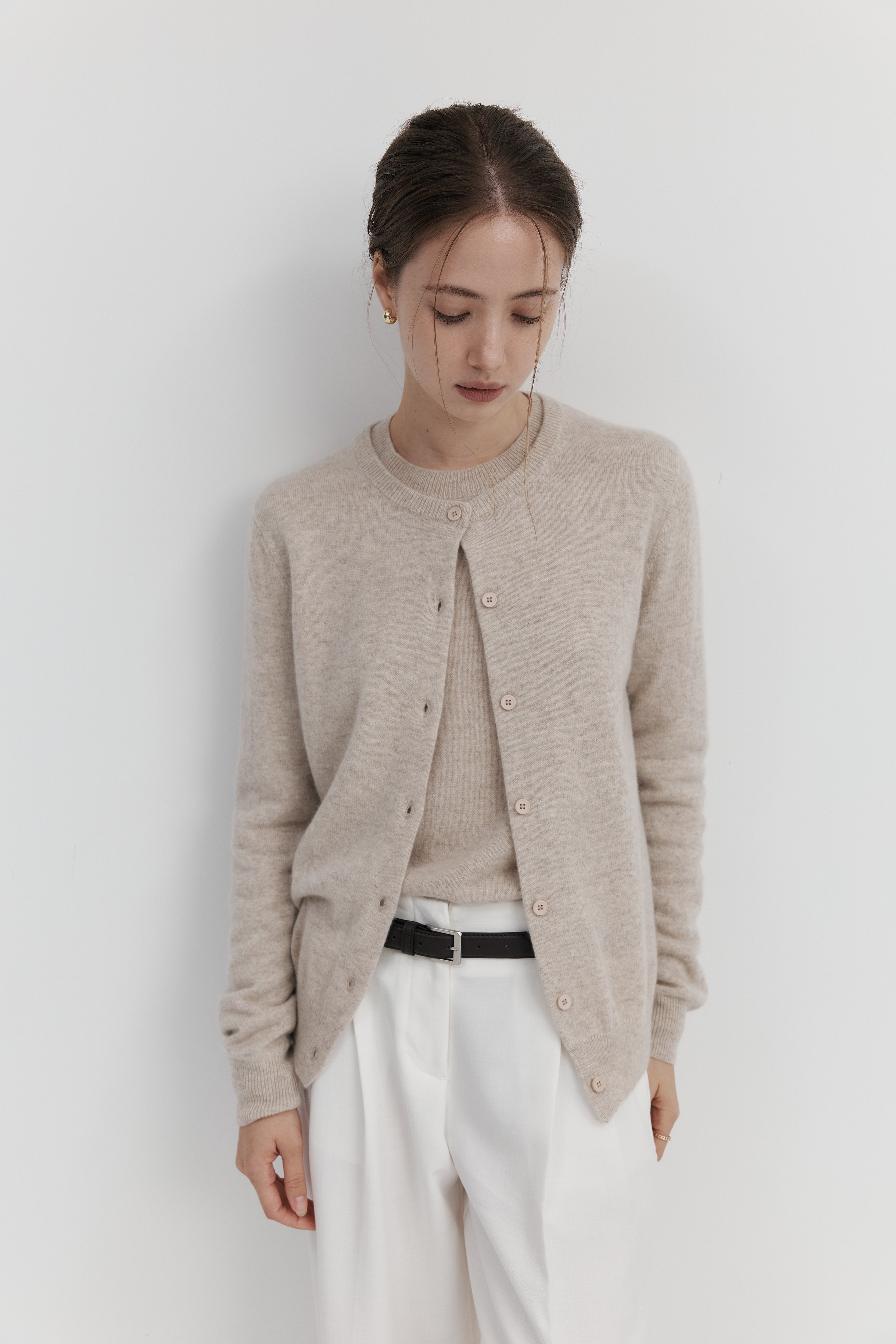 캐시미어 라운드넥 카디건 – 베이직 컬렉션