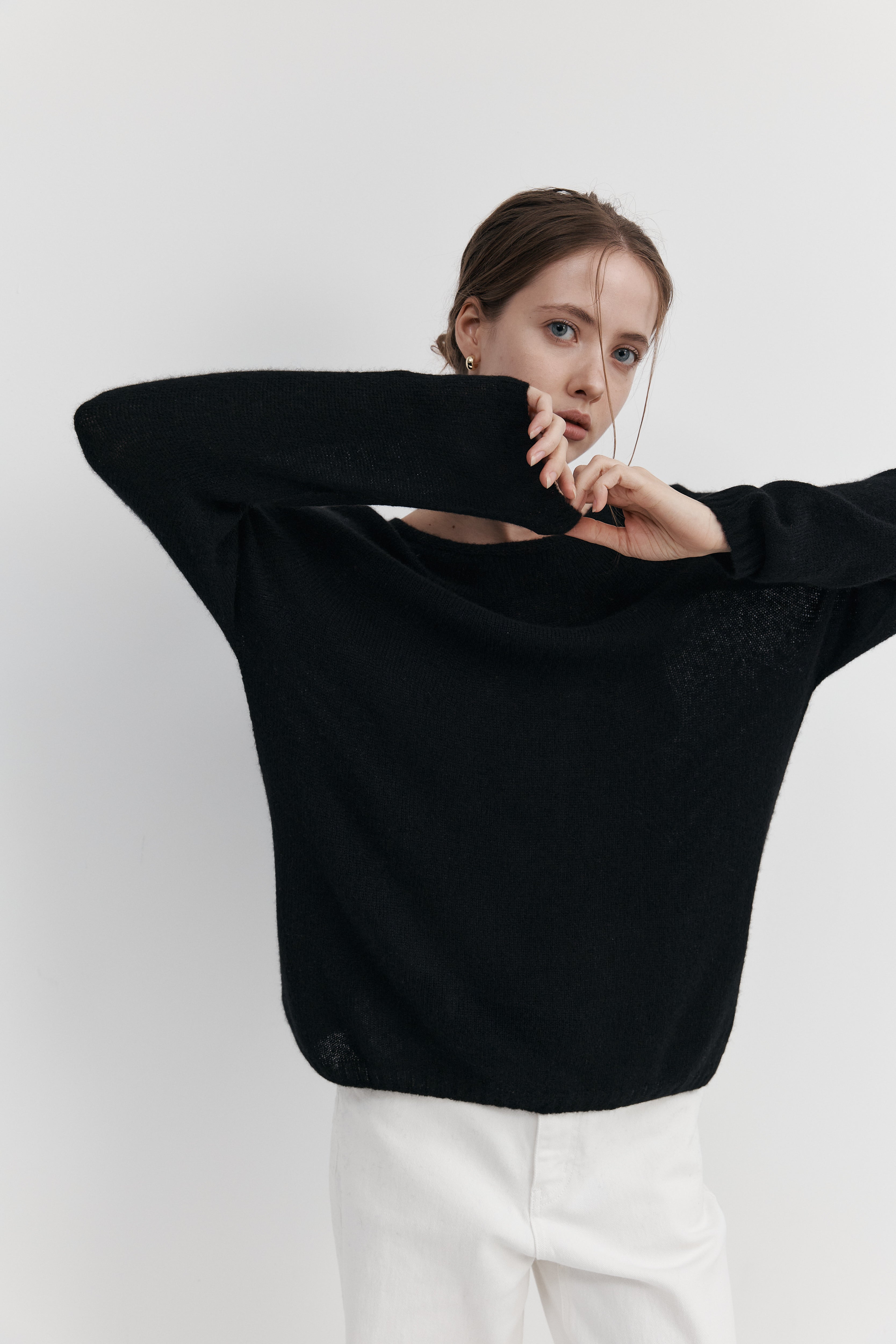 캐시미어 실크 라운드넥 니트