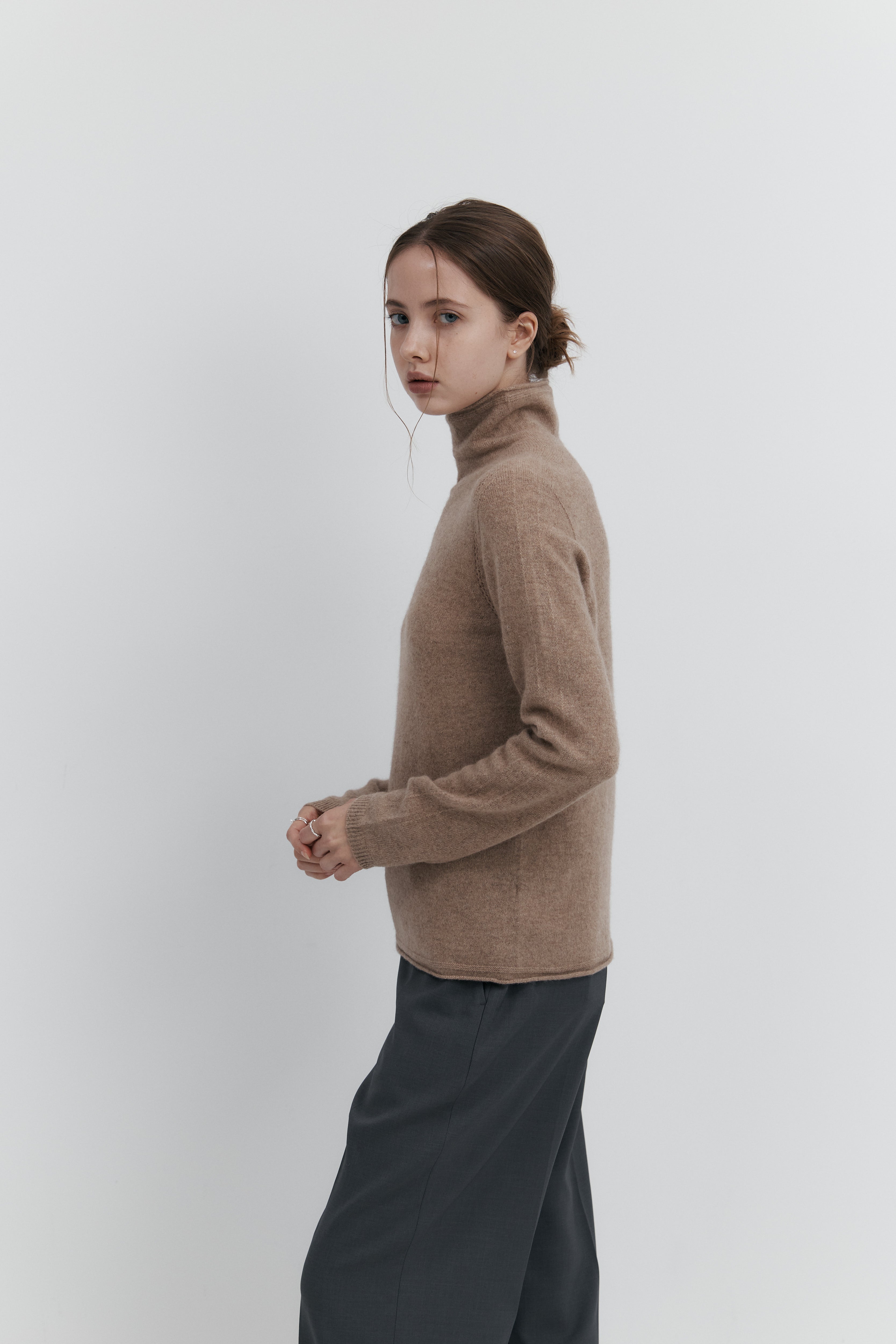 캐시미어 폴라넥 니트 - 홀가먼트