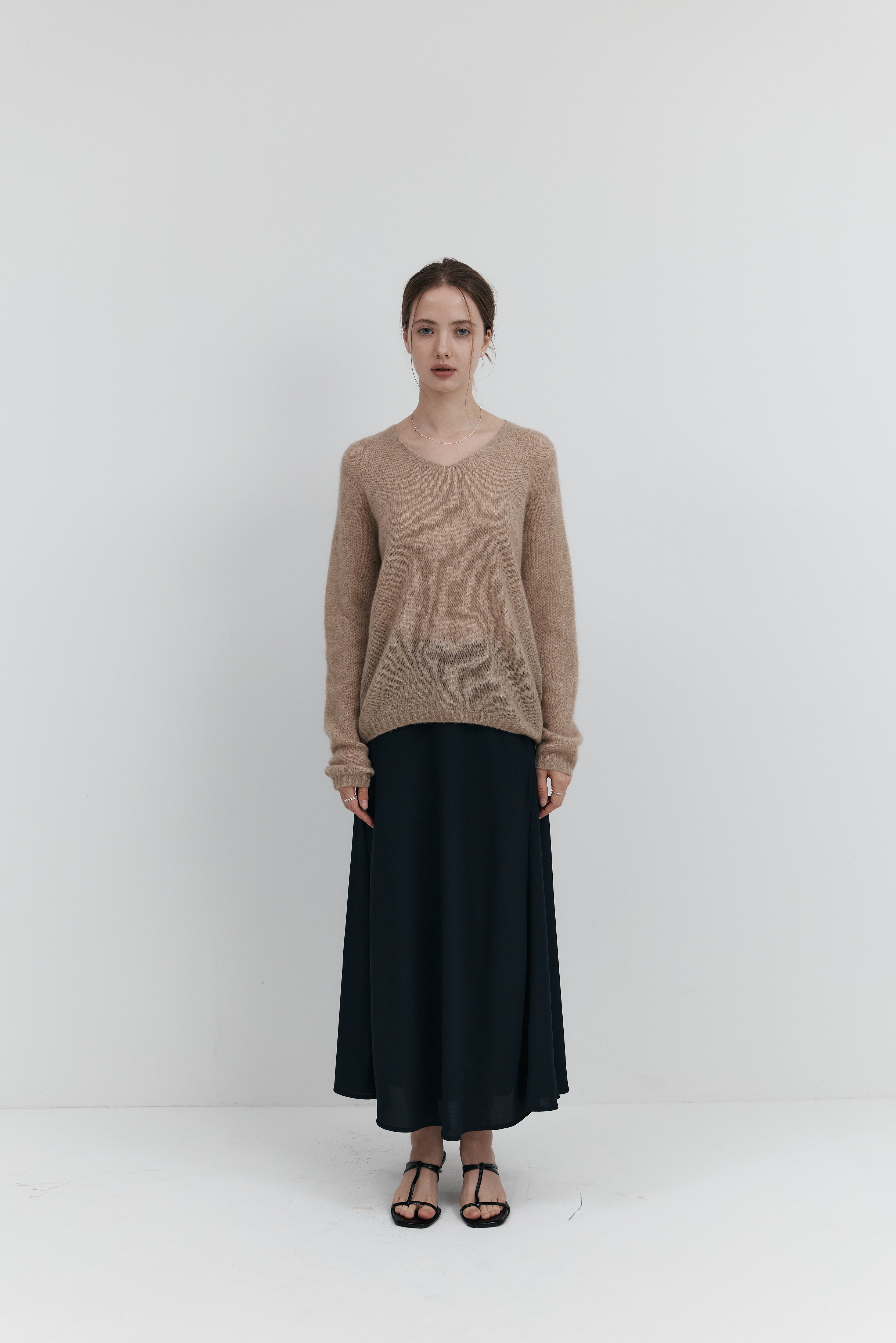 캐시미어 실크 브이넥 니트