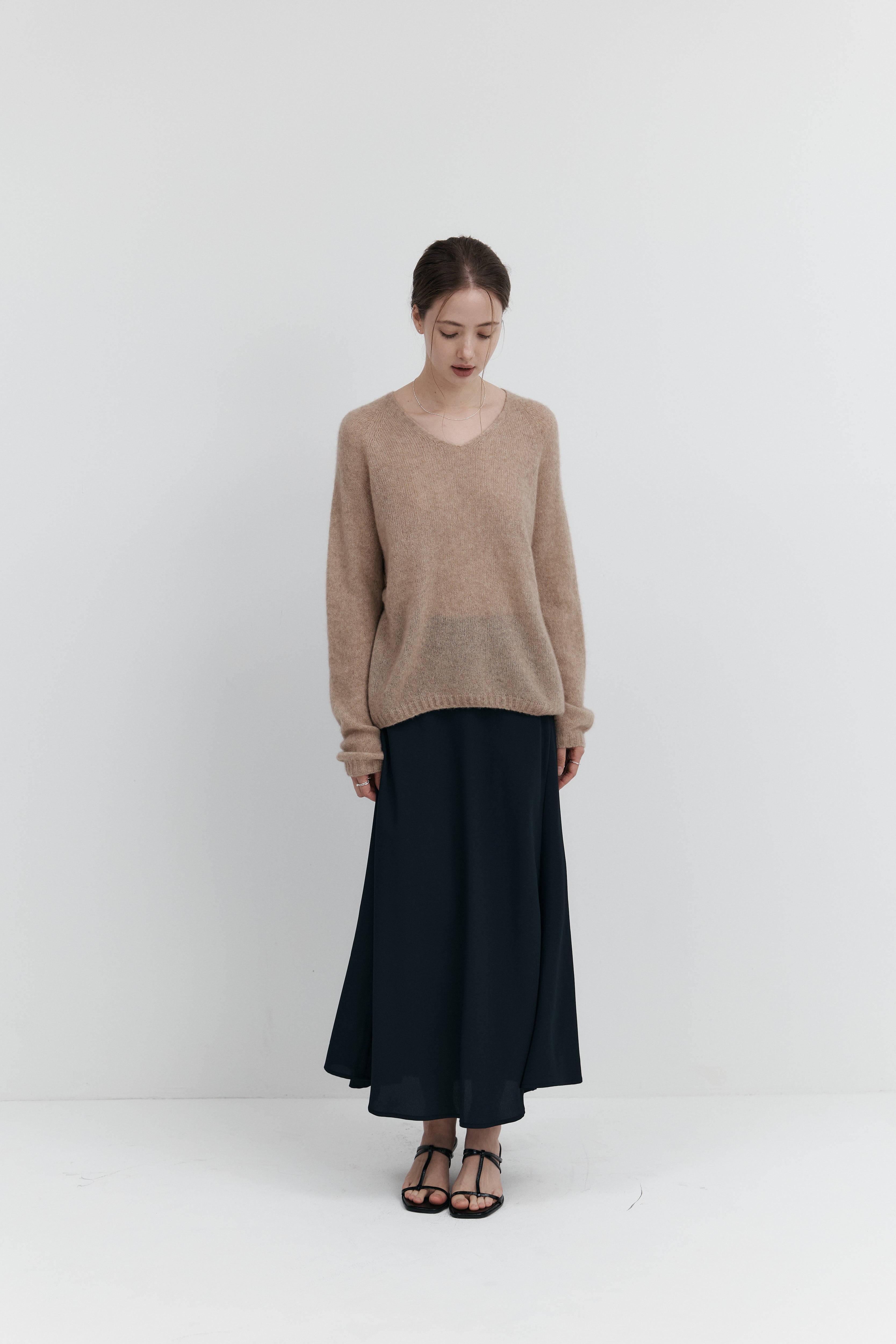 캐시미어 실크 브이넥 니트