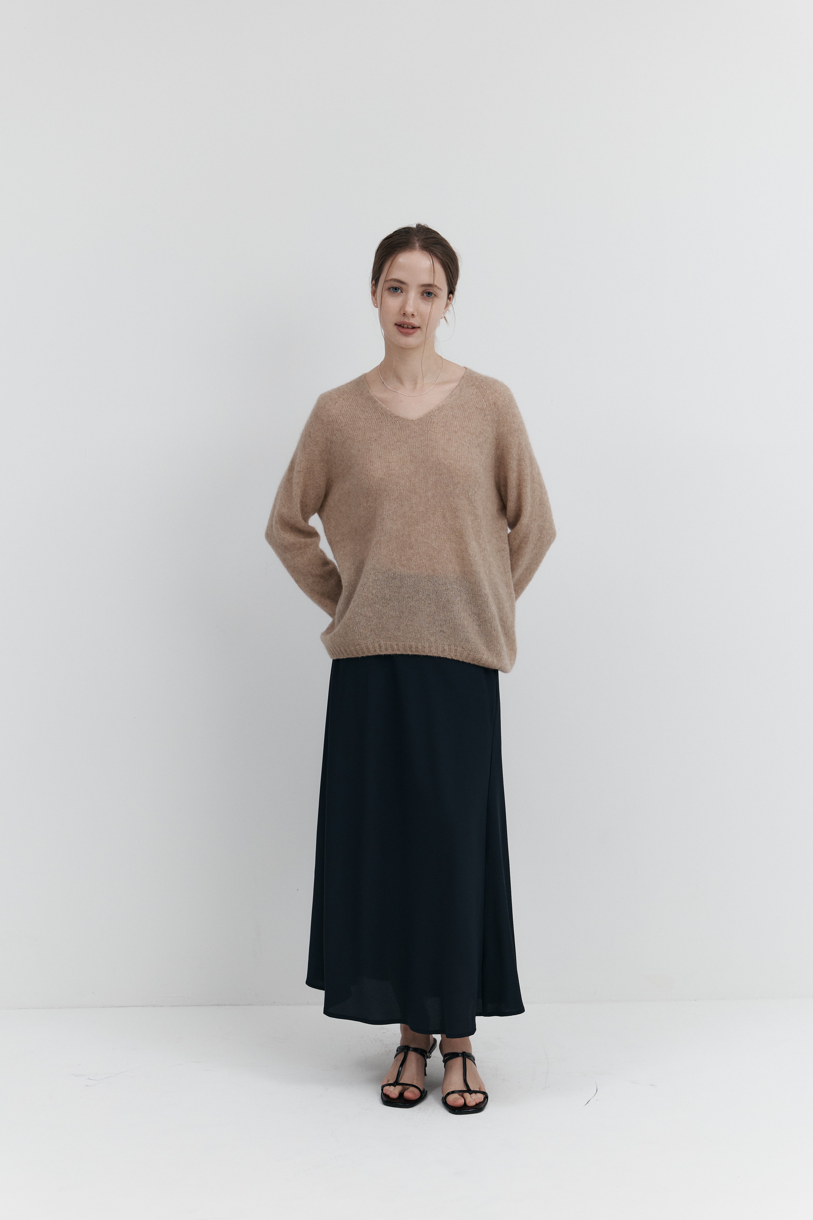 캐시미어 실크 브이넥 니트