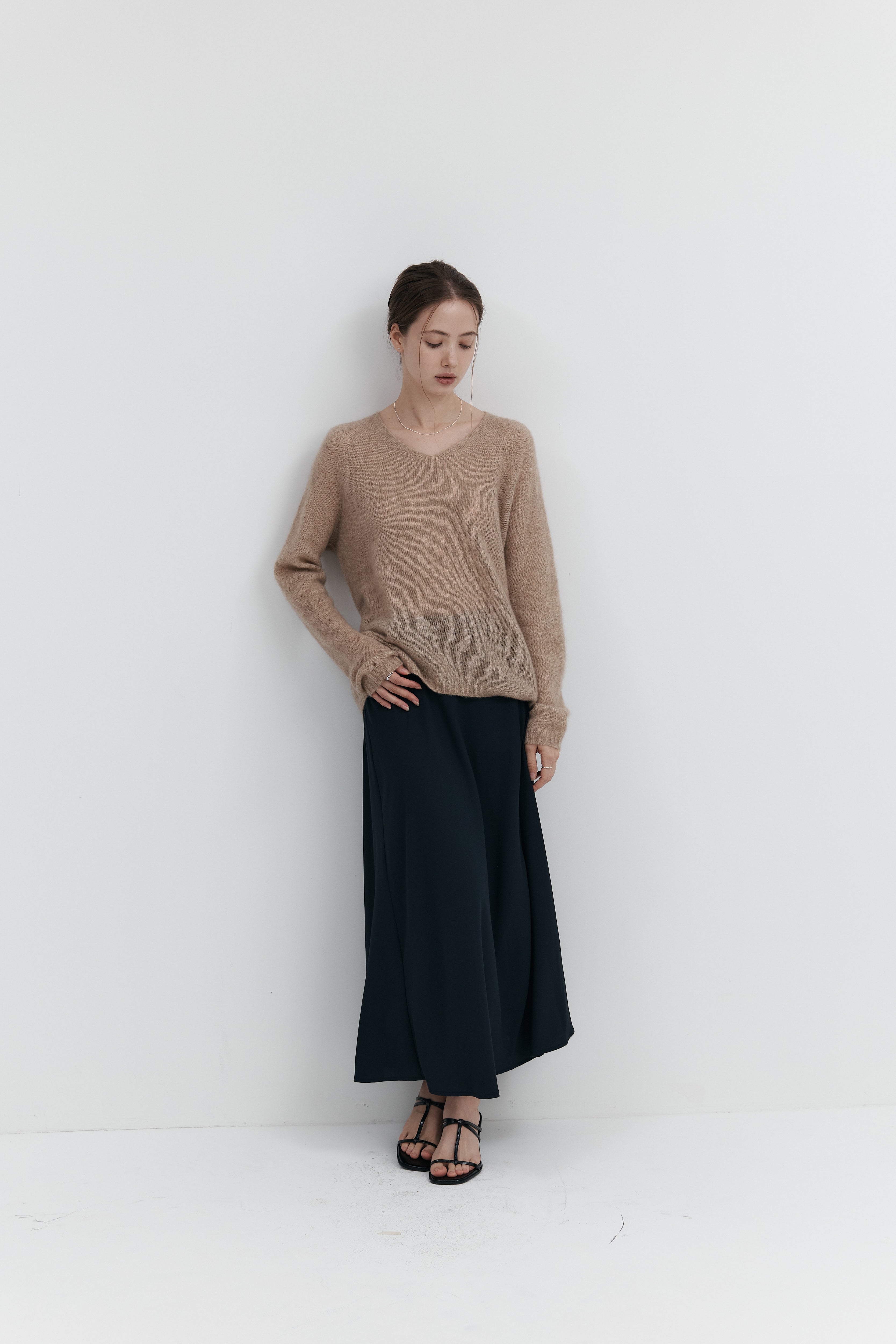 캐시미어 실크 브이넥 니트