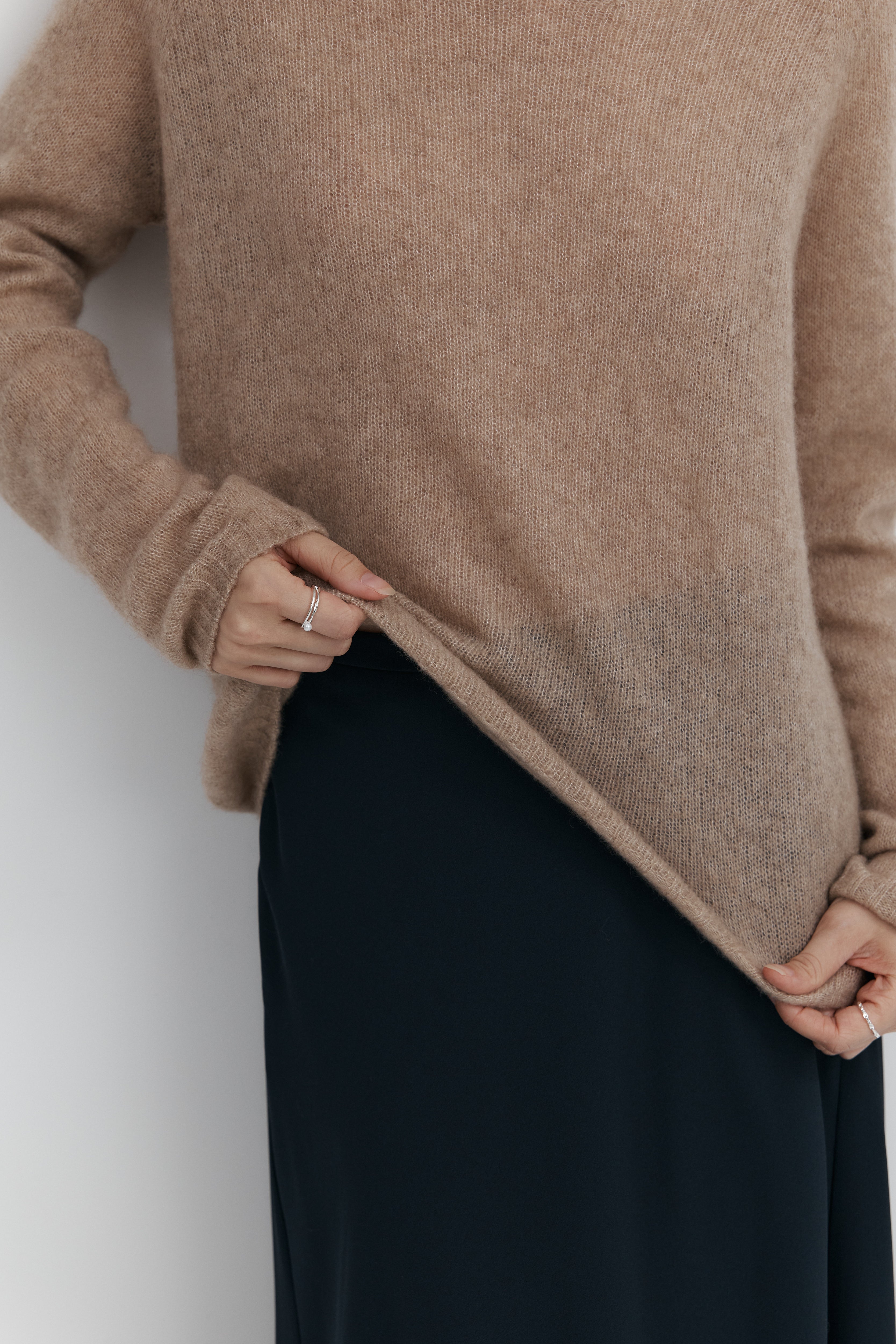 캐시미어 실크 브이넥 니트