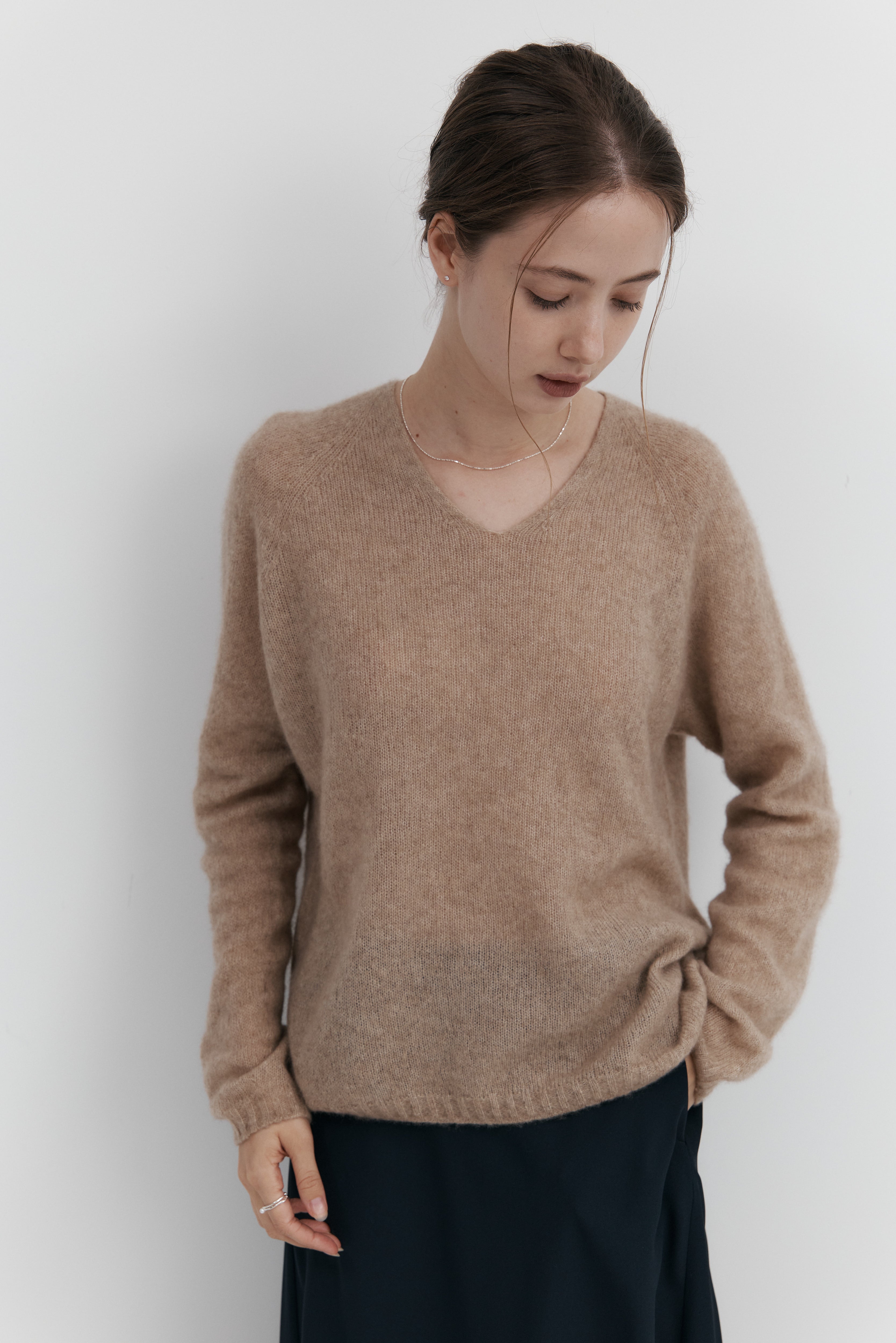 캐시미어 실크 브이넥 니트