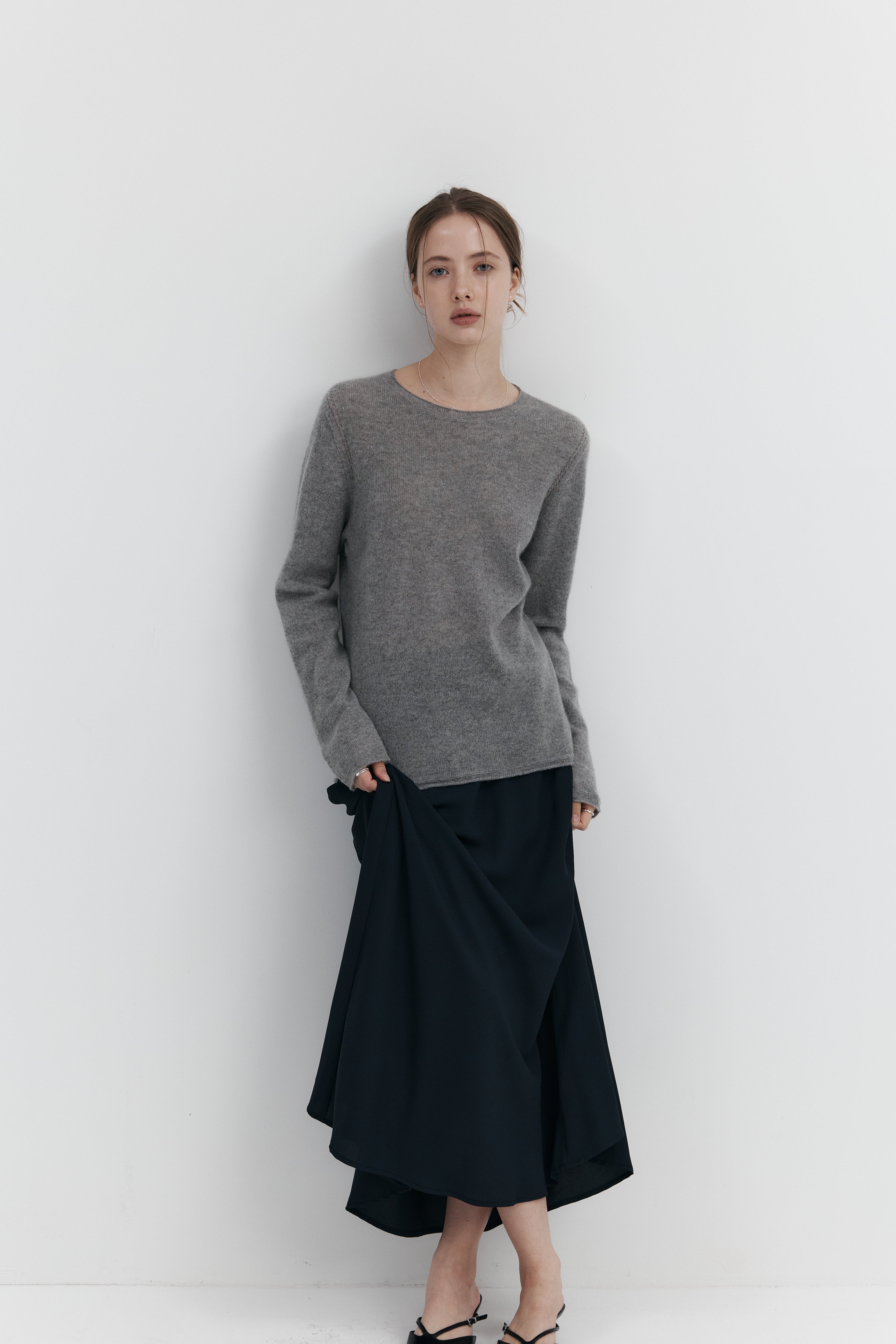 캐시미어 라운드넥 니트 - 홀가먼트