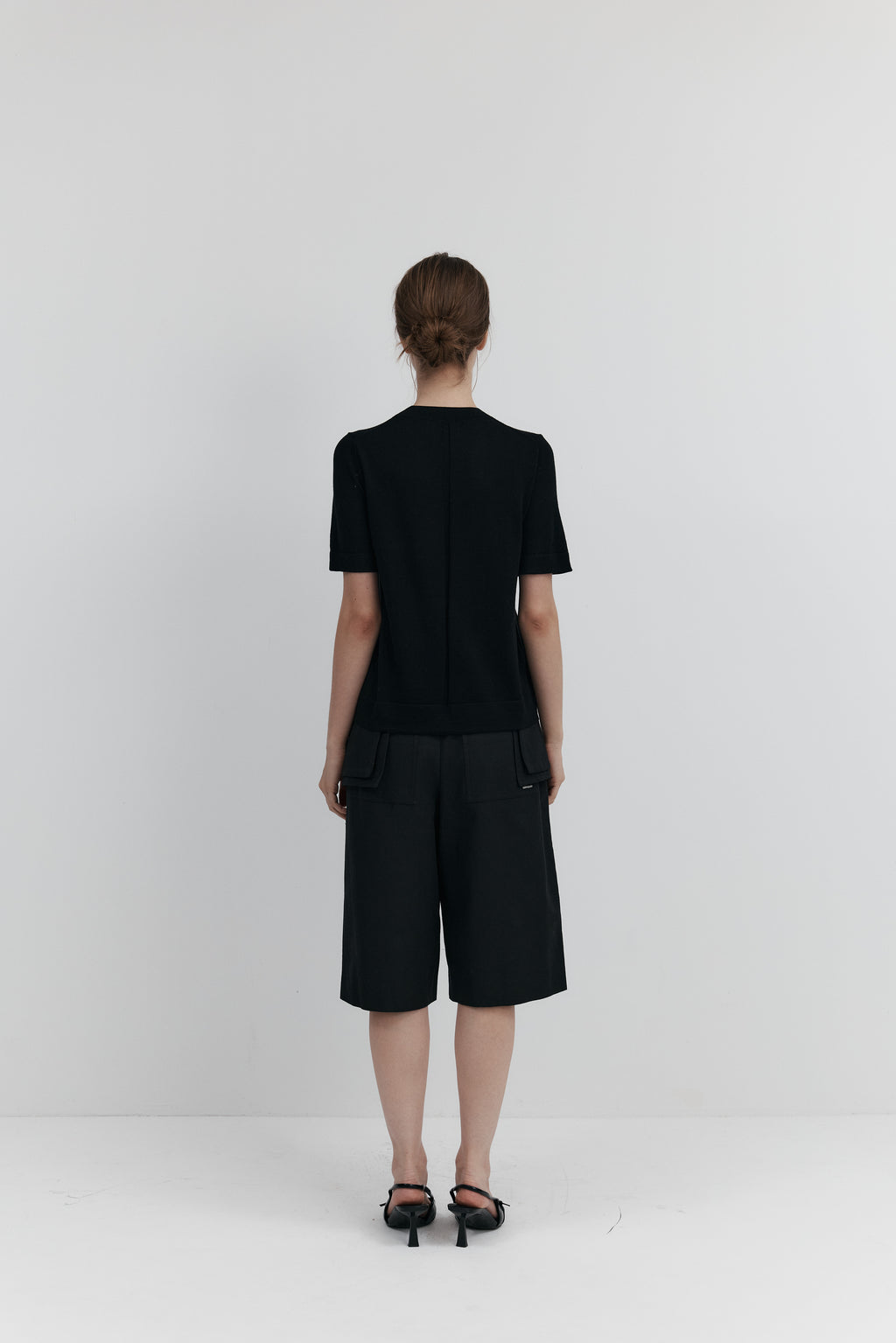 Biella Yarn 울 하프넥 니트 – 숏슬리브