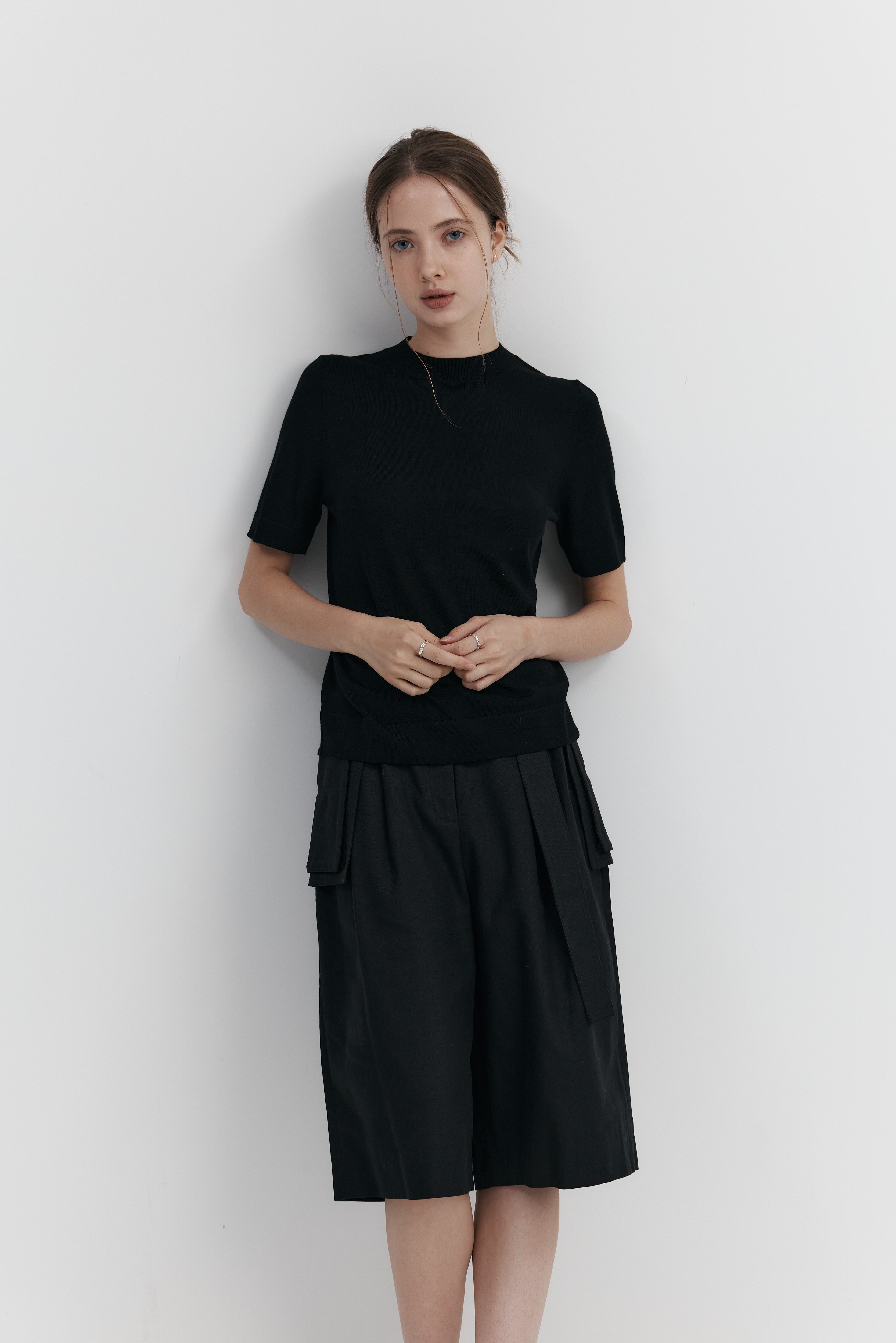 Biella Yarn 울 하프넥 니트 – 숏슬리브