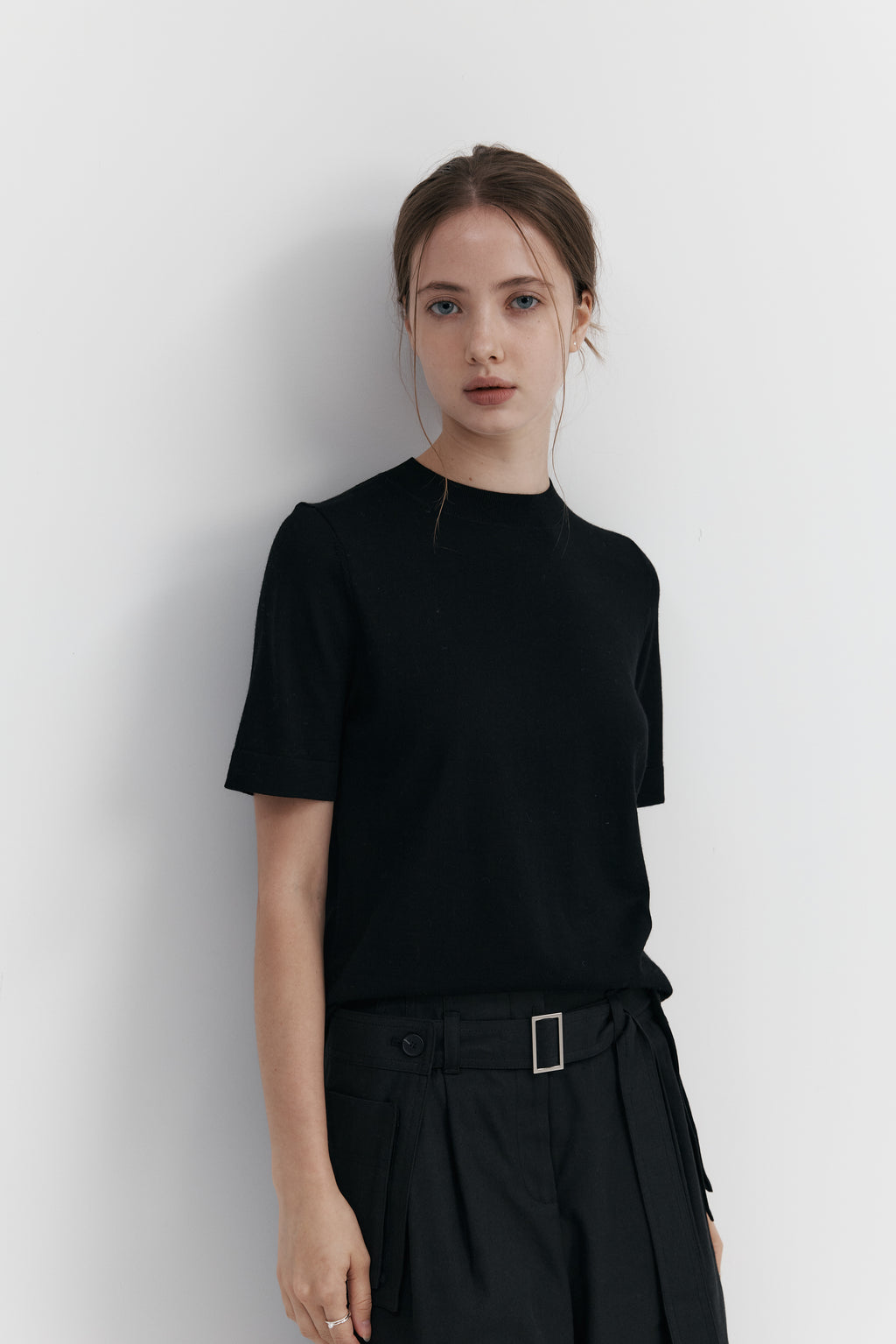 Biella Yarn 울 하프넥 니트 – 숏슬리브