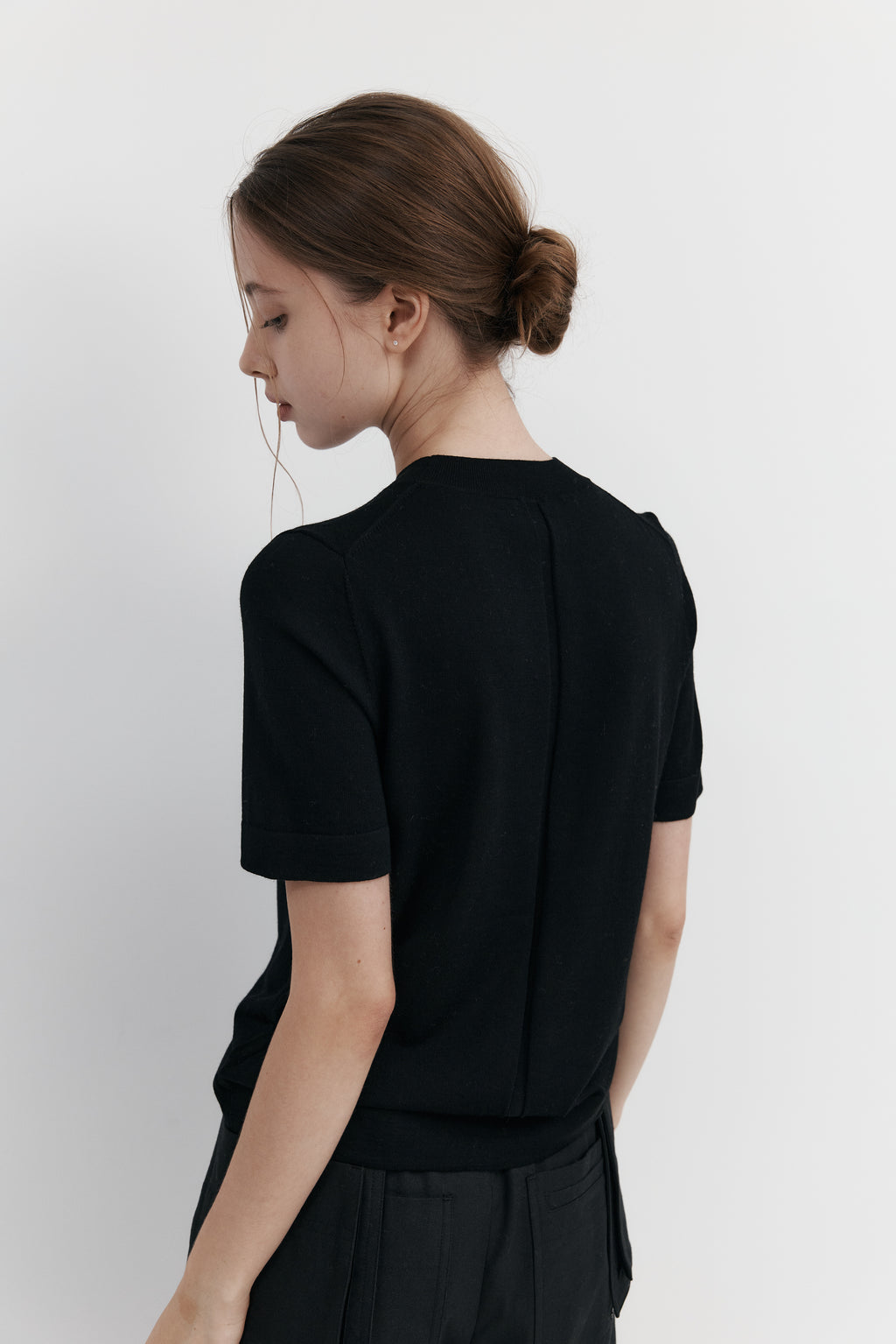 Biella Yarn 울 하프넥 니트 – 숏슬리브