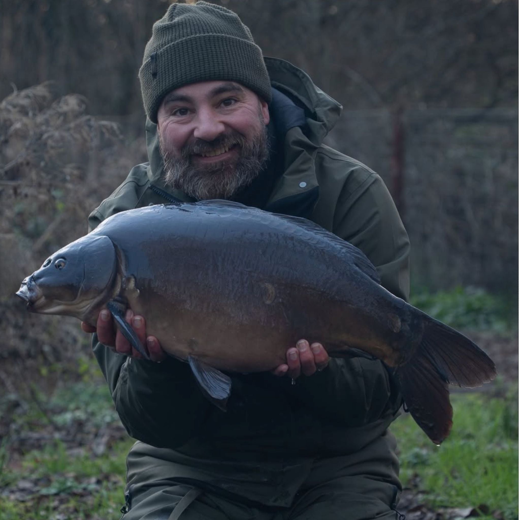 캐시미어 라운드넥 카디건 – 포인트 컬렉션